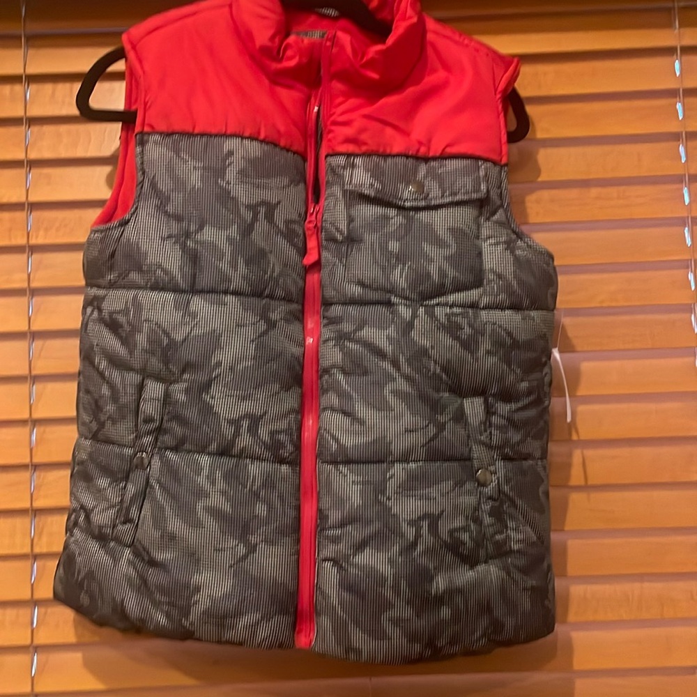 Roebuck & Company Heritage Supply puffer vest/warm soft red lining 14/16 LG (c)